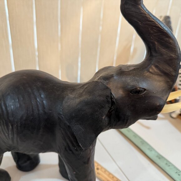 Vintage Leather  Elephant Giraffe Hippo and  Zebra Statues Figurines Lot Of 4 - Picture 7 of 16